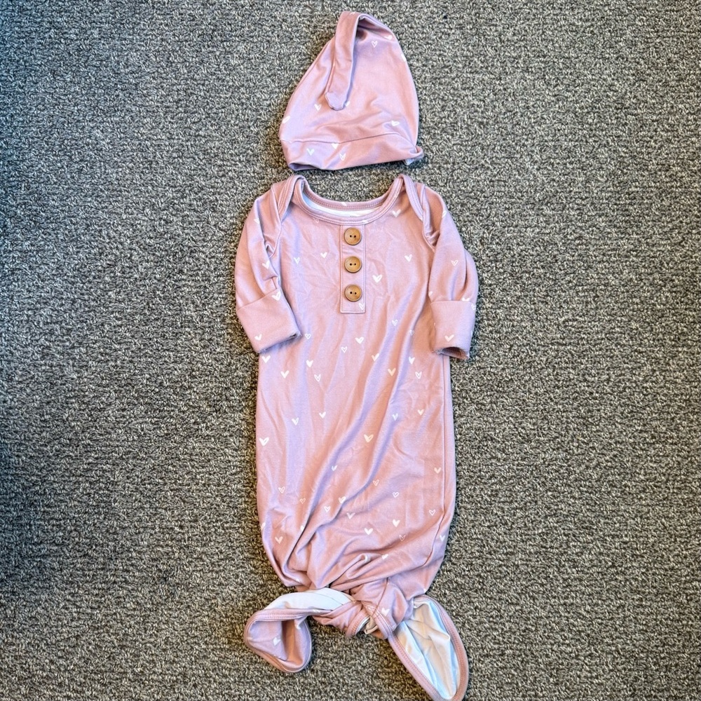 Caden Lane Knot Gown with Hat Tiny Hearts